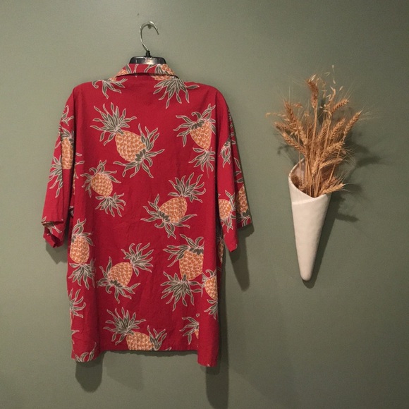Tavarua Island Vintage Men’s Pineapple Shirt XL. Red, Green, Cream, And Gold. - Picture 2 of 6